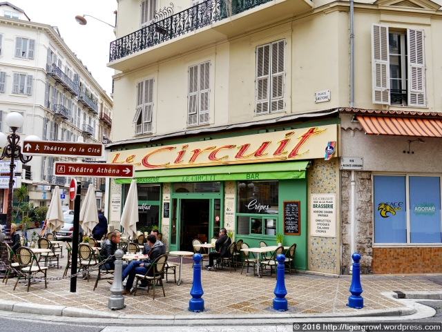 Le Circuit - a proper French cafe